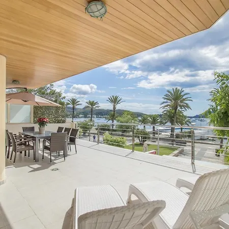 Seafront Ap Acuario Apartment