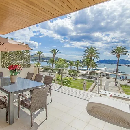 Seafront Ap Acuario * 포엔샤 항구